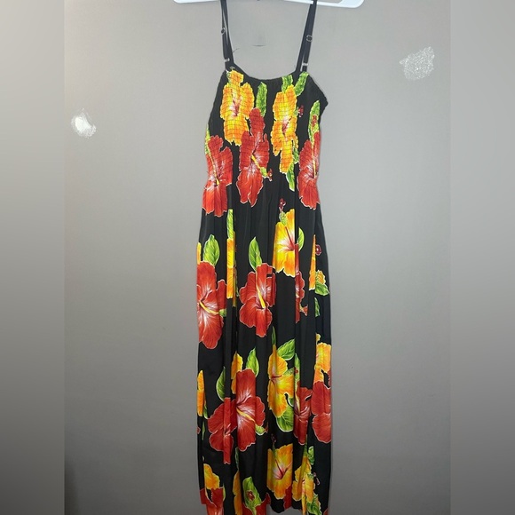 Rima Floral Maxi Dress with Vibrant Colors - Picture 4 of 4